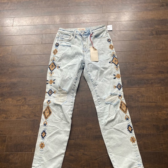 Driftwood Southwestern Gizelle Embroidered jeans - Picture 5 of 16